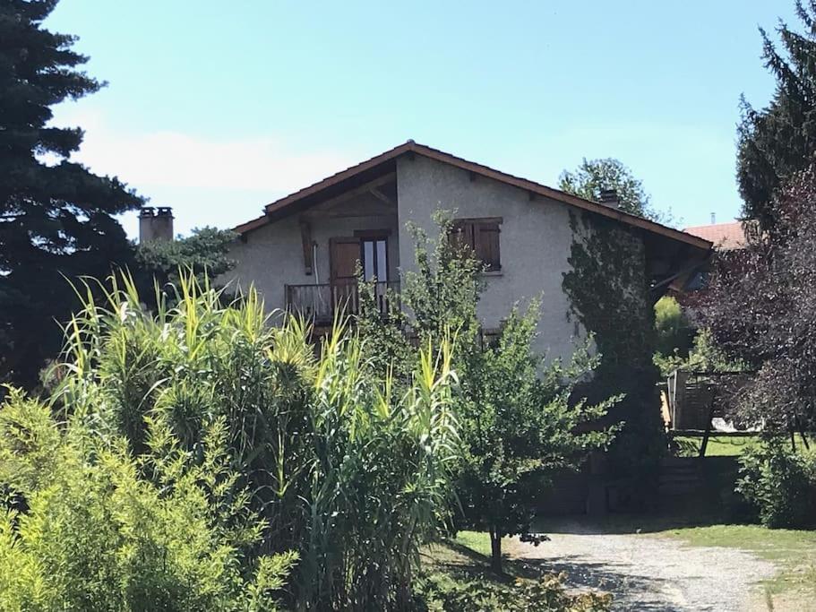 Appartement Dans Maison Brie-et-Angonnes Exterior foto