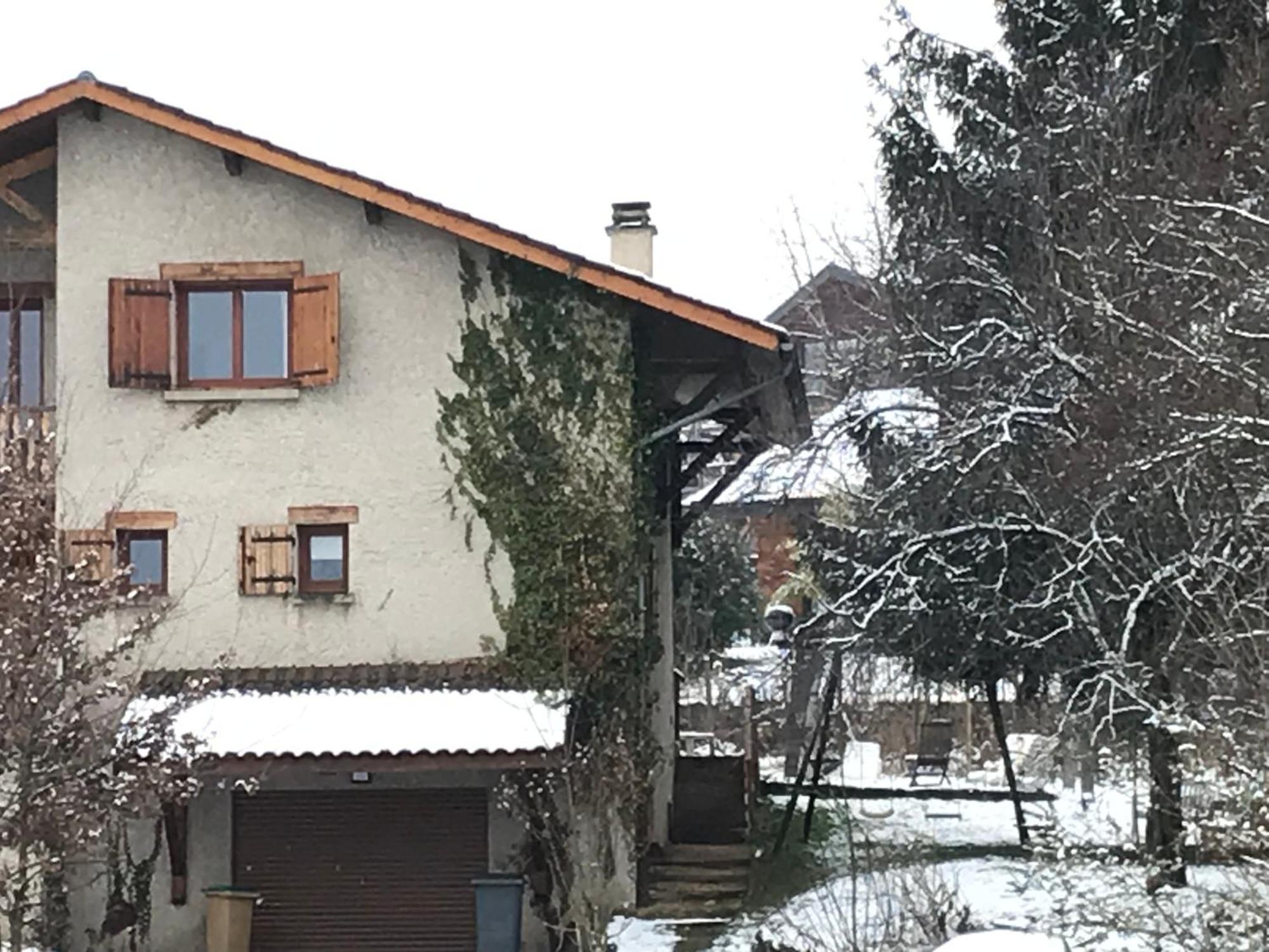 Appartement Dans Maison Brie-et-Angonnes Exterior foto