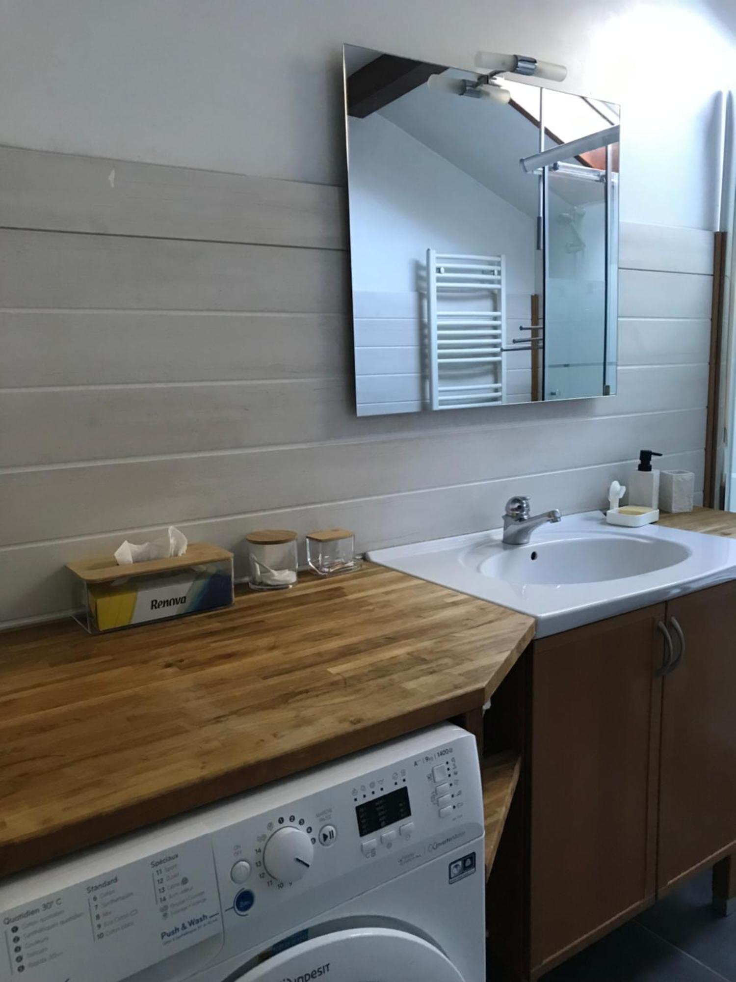 Appartement Dans Maison Brie-et-Angonnes Exterior foto