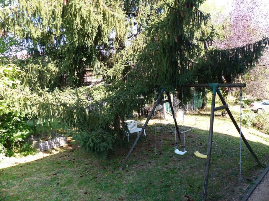 Appartement Dans Maison Brie-et-Angonnes Exterior foto